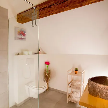 Juvanova Hisa - And 3* Luče