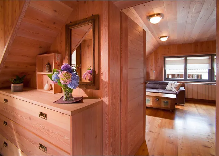 Guest house Juvanova Hisa - And