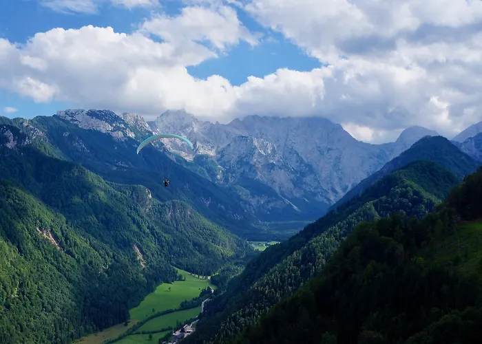 Juvanova Hisa - And 3*